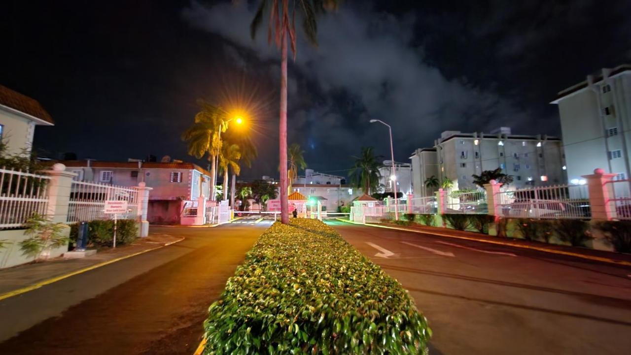 Апартаменты Oaklands Oasis Кингстон Экстерьер фото